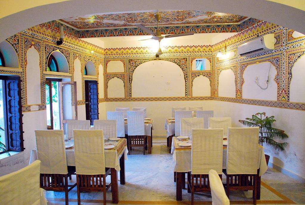 Hotel Radhika Haveli, Mandawa Mandāwa エクステリア 写真